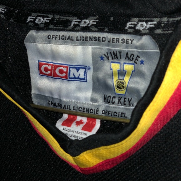 Vintage Vancouver Canucks NHL Hockey Jersey (2000) - Picture 4 of 4